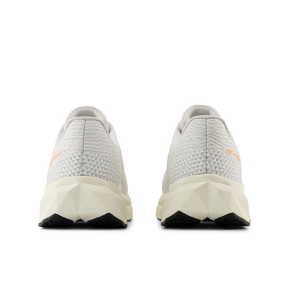 New Balance FuelCell Propel V5 Beyaz Kadın Koşu Ayakkabı WFCPRCF5 - Beyaz