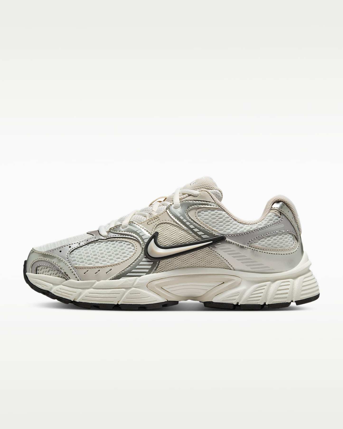Nike V5 RNR Yansıtıcı Tasarım Vurgulu Kadın Ayakkabısı - Summit White/Sail/Siyah/Light Orewood Brown