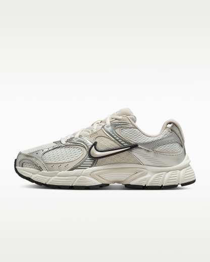 Nike V5 RNR Yansıtıcı Tasarım Vurgulu Kadın Ayakkabısı - Summit White/Sail/Siyah/Light Orewood Brown