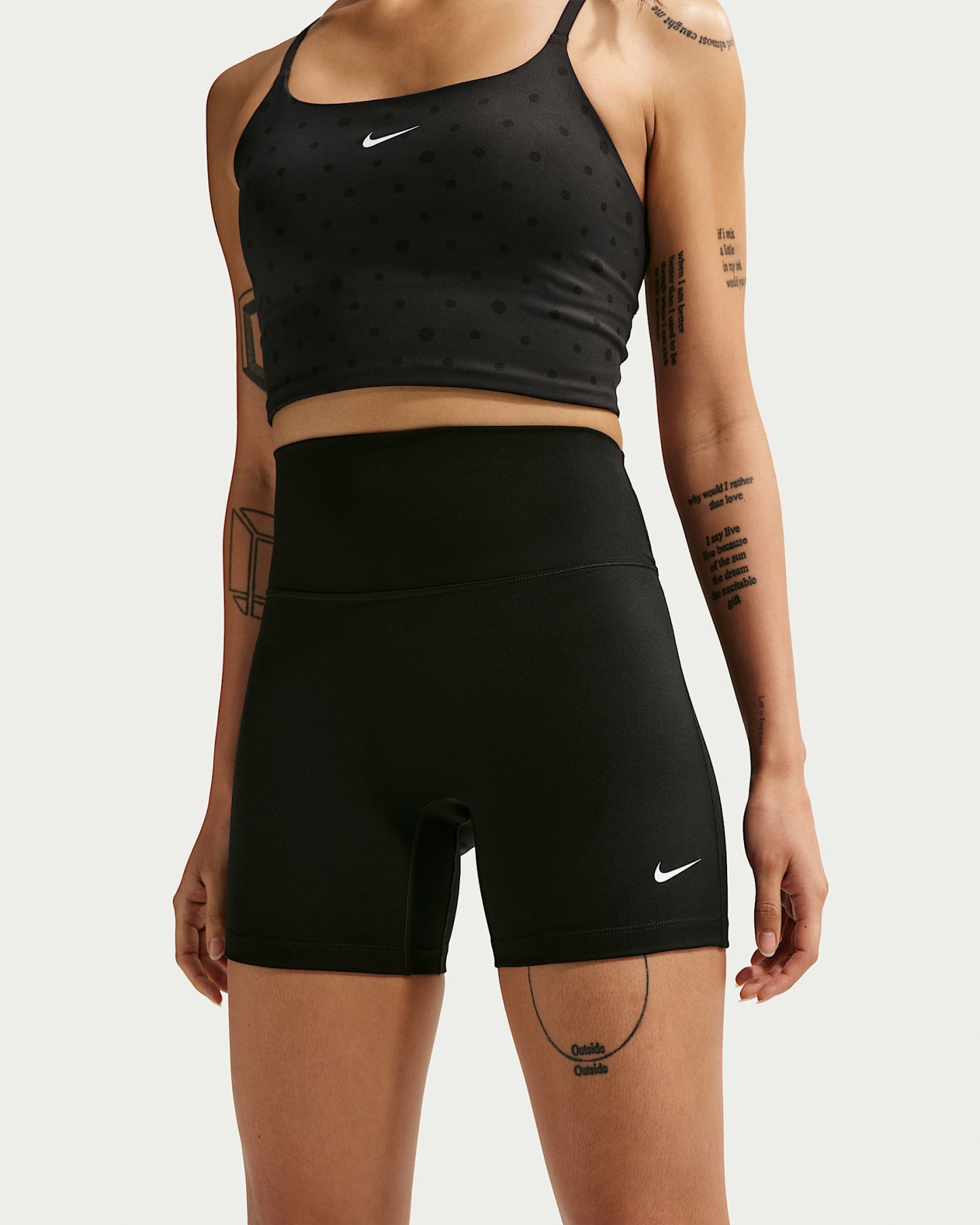 Nike One Yüksek Belli 13 cm Kadın Bisiklet Şortu - Siyah/Beyaz