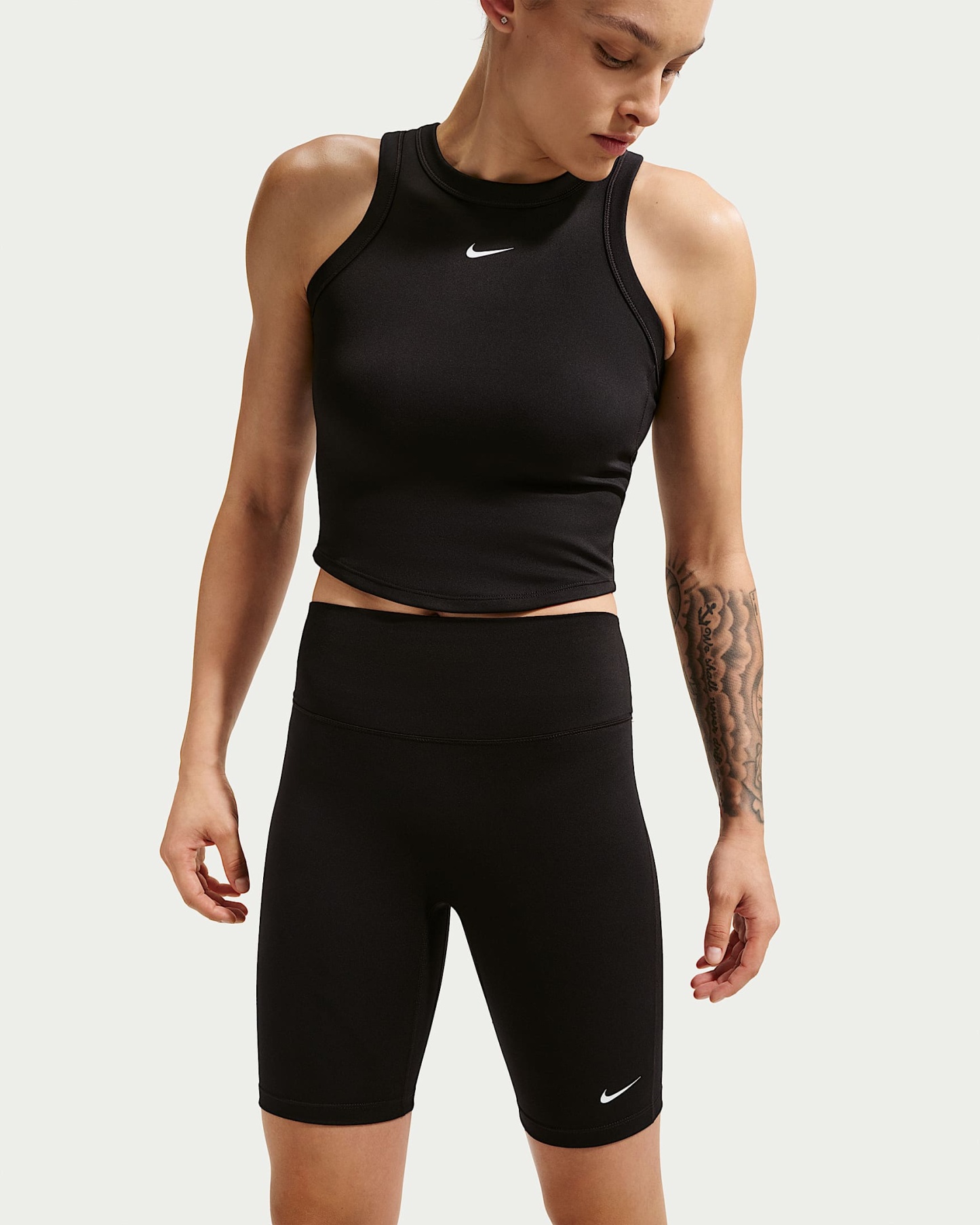 Nike One Yüksek Belli 20 cm Kadın Bisiklet Şortu - Siyah/Beyaz