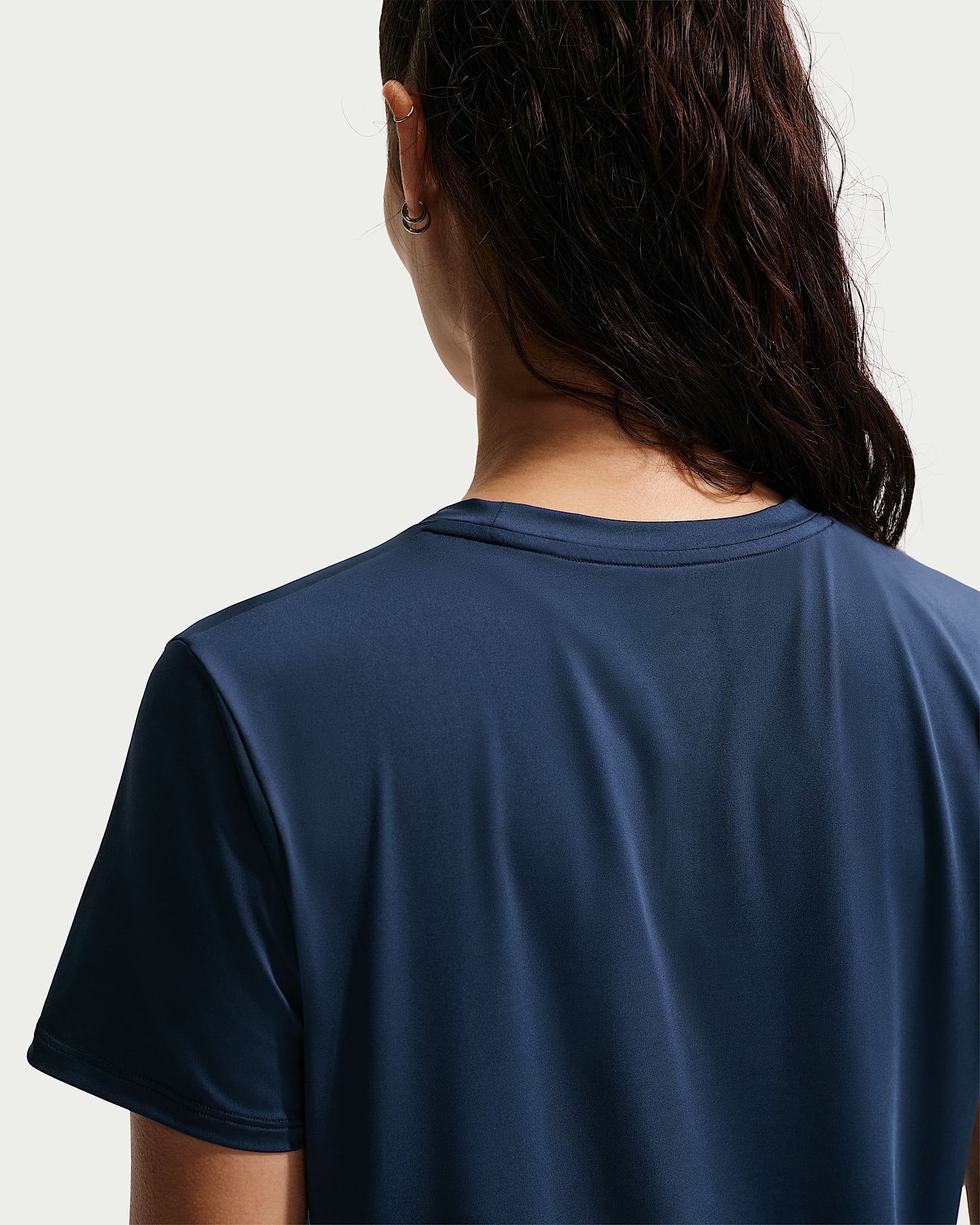 Nike One Classic Dri-FIT Kısa Kollu Kadın Üstü - Midnight Navy/Beyaz