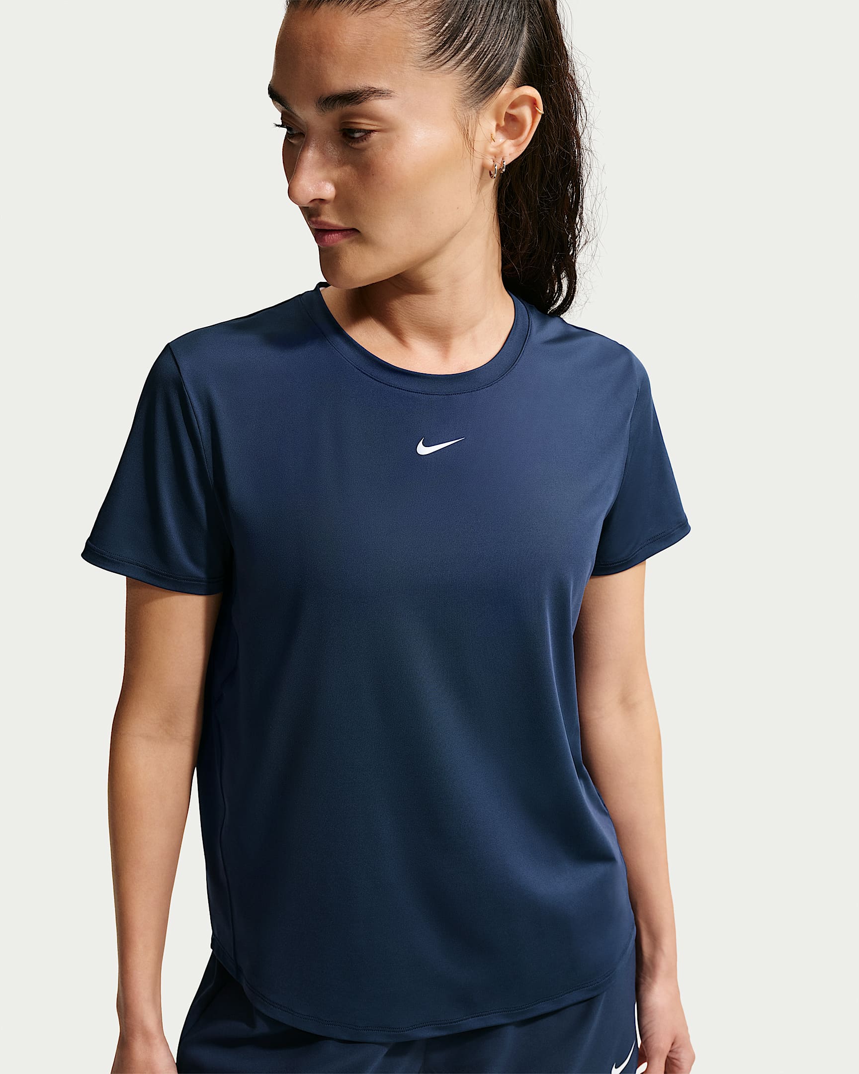 Nike One Classic Dri-FIT Kısa Kollu Kadın Üstü - Midnight Navy/Beyaz