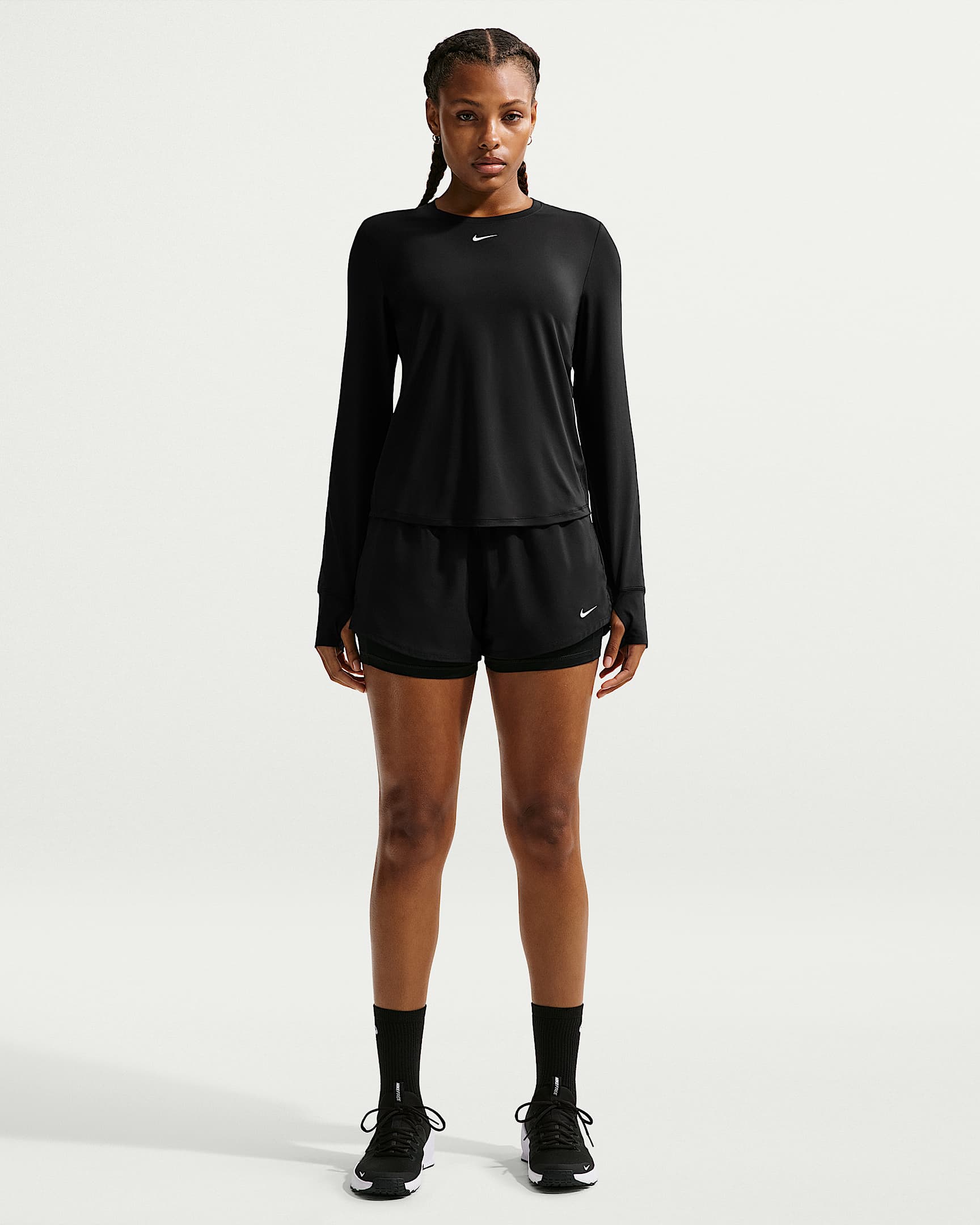 Nike One Dri-FIT Normal Belli 8 cm 2'si 1 Arada Kadın Şortu - Siyah/Beyaz