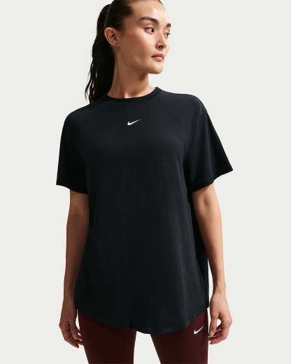 Nike One Relaxed Dri-FIT Kısa Kollu Kadın Üstü - Siyah/Beyaz