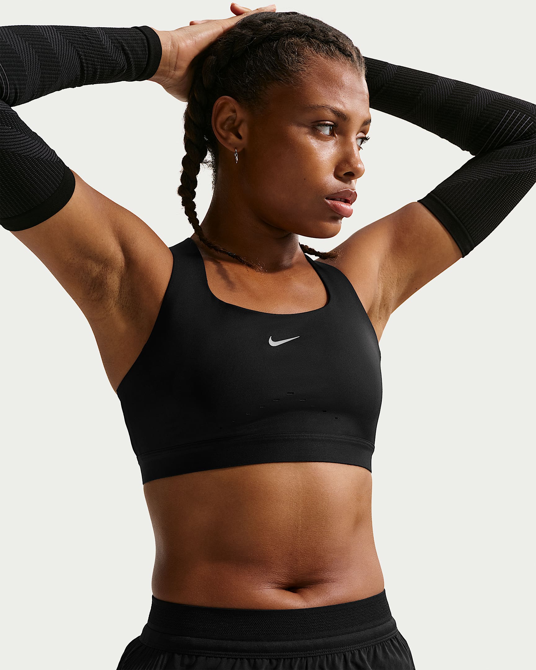 Nike Swift Yüksek Destekli Hafif Astarlı Kadın Spor Sütyeni - Siyah/Gümüş Rengi