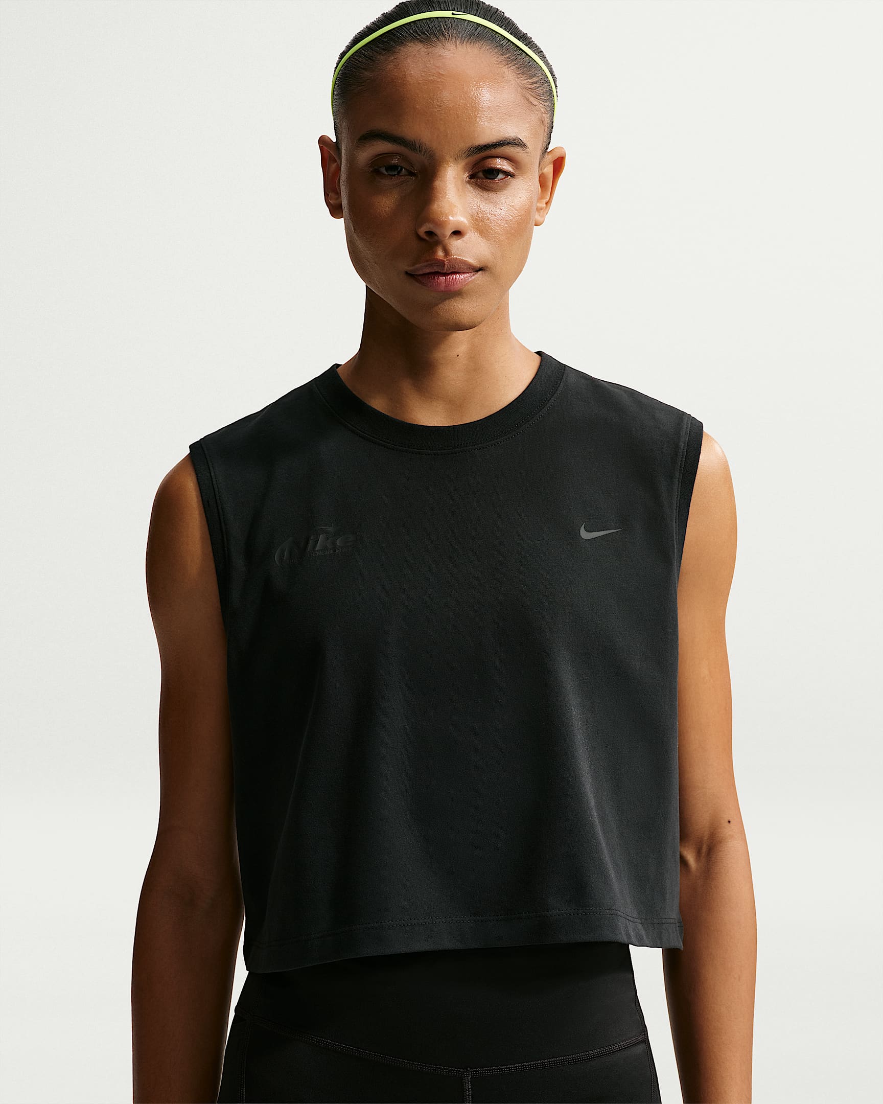 Nike Swift Butterfly Dri-FIT Kolsuz Kadın Koşu Tişörtü - Siyah