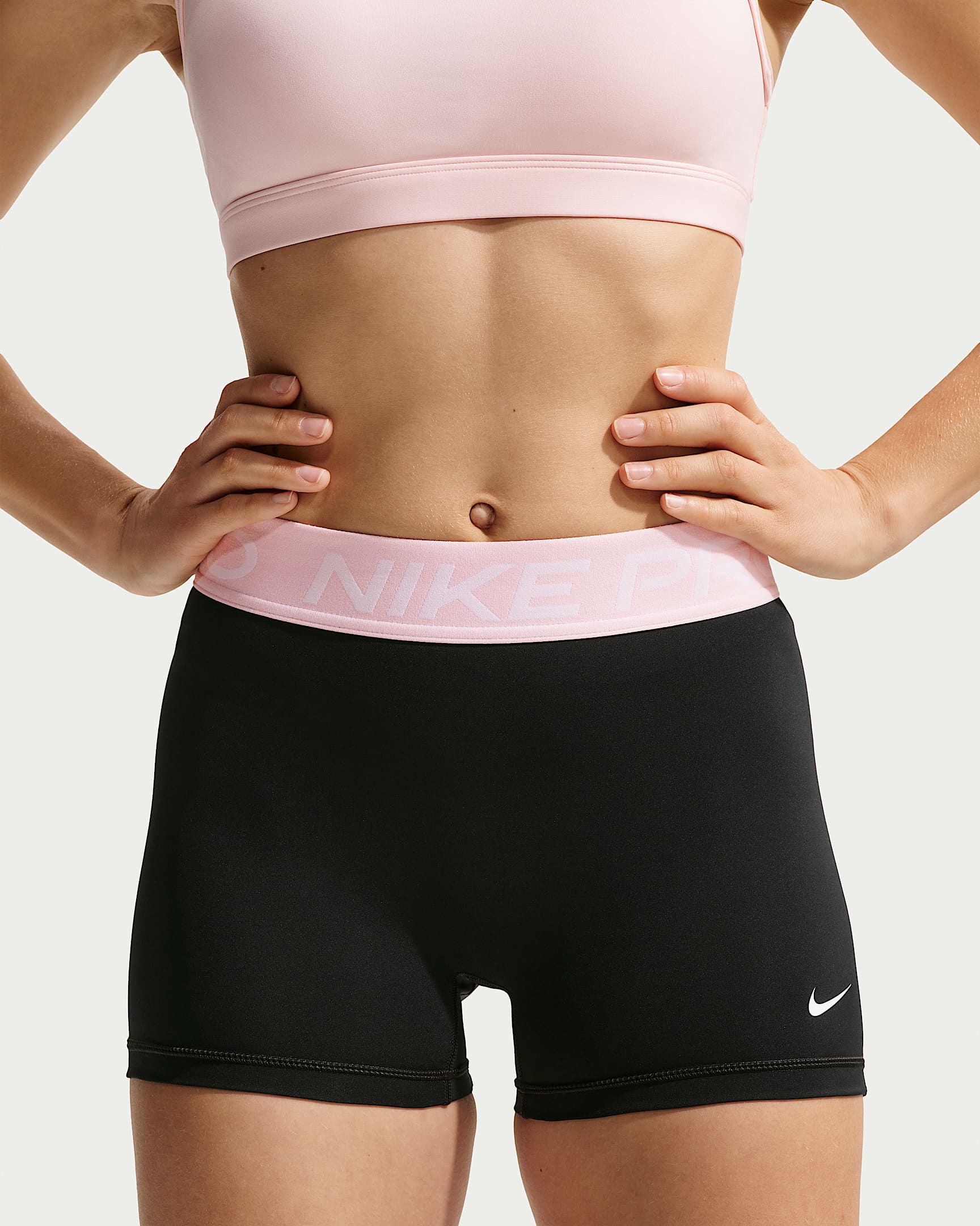Nike Pro Normal Belli 8 cm Kadın Bisiklet Şortu - Siyah/Pink Foam/Beyaz