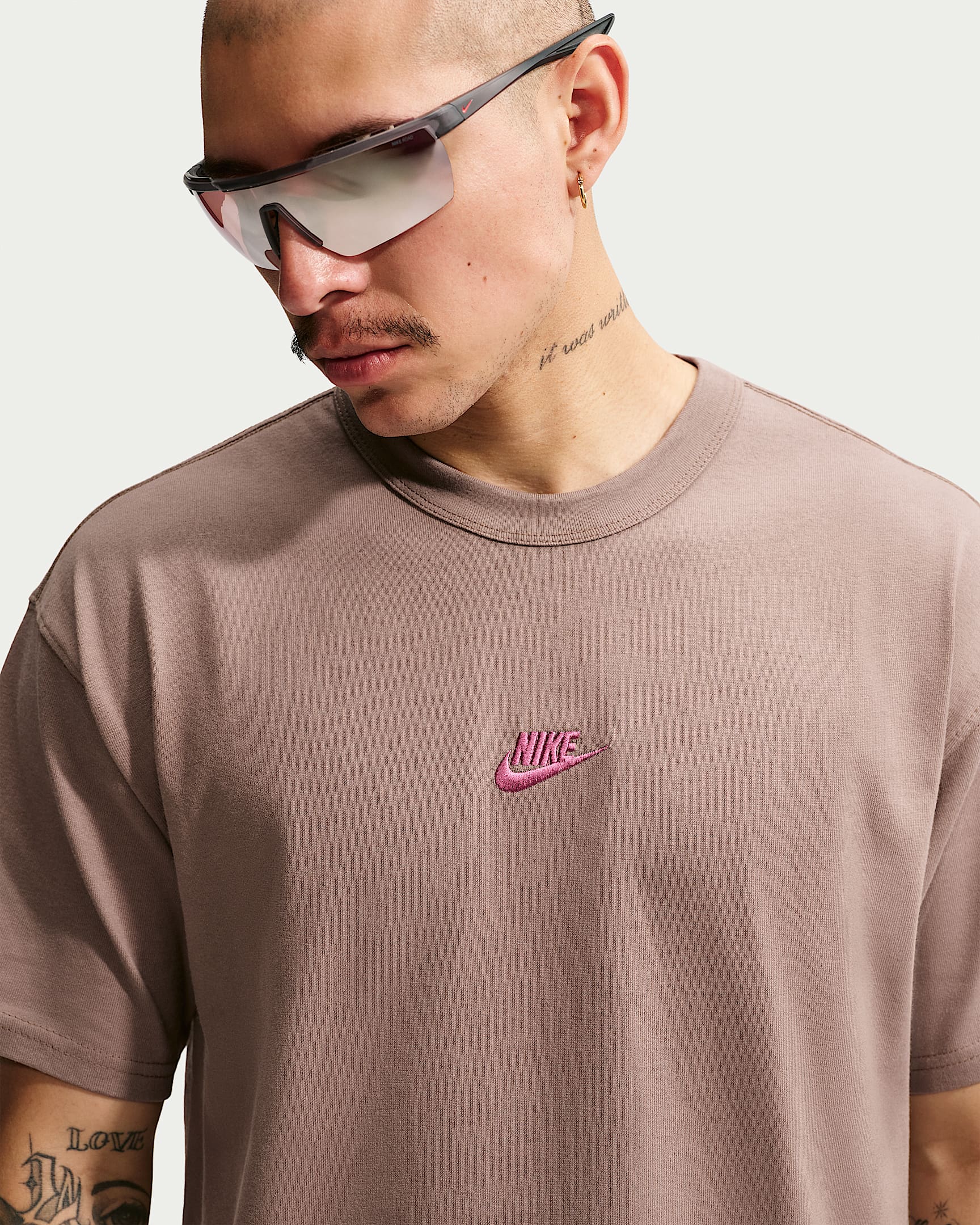 Nike Sportswear Premium Essentials Erkek Tişörtü - Mink Brown