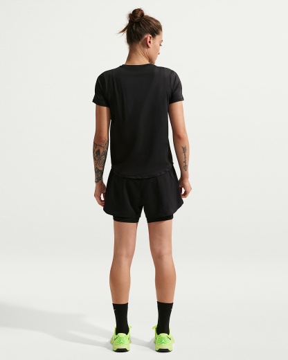 Nike One Classic Dri-FIT Kısa Kollu Kadın Üstü - Siyah/Beyaz