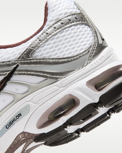 Yansıtıcı Vurgulara Sahip Nike Air Max Moto 2K Kadın Ayakkabısı - Beyaz/Metallic Silver/Siyah/Tattoo