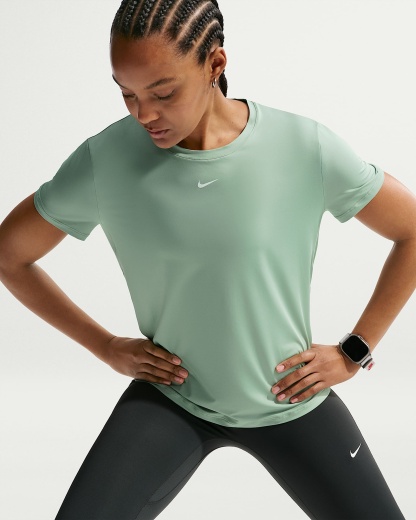 Nike One Classic Dri-FIT Kısa Kollu Kadın Üstü - Steam/Beyaz