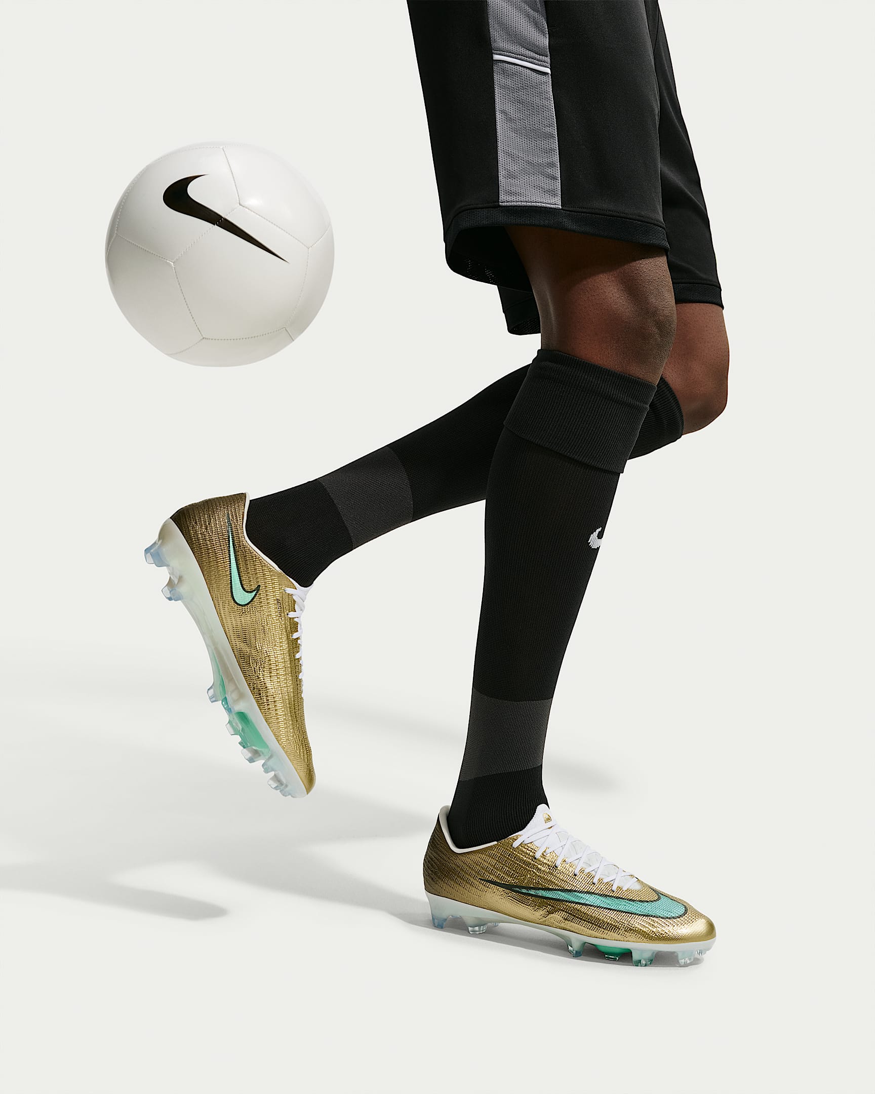 Nike Mercurial Superfly 11 Elite "Kylian Mbappé" Düşük Bilekli Kuru Çim Zemin Kramponu - Metallic Gold/Green Glow