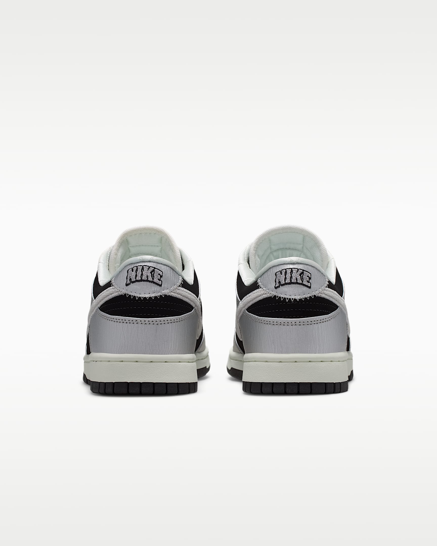 Nike Dunk Low Retro Erkek Ayakkabısı - Metallic Silver/Siyah/Sail/Metallic Silver