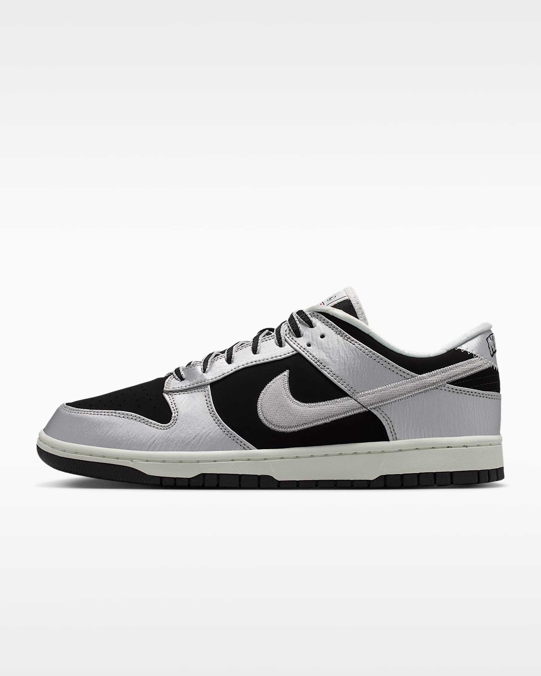Nike Dunk Low Retro Erkek Ayakkabısı - Metallic Silver/Siyah/Sail/Metallic Silver