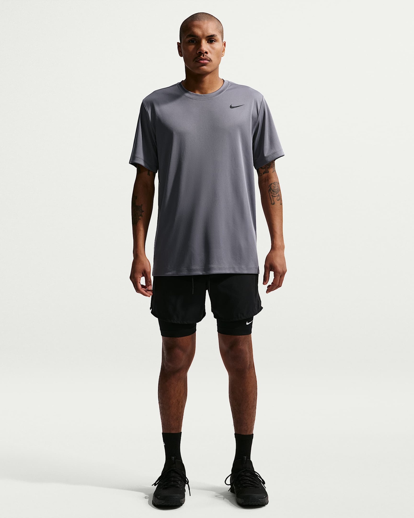 Nike Dri-FIT Erkek Antrenman Tişörtü - Smoke Grey/Siyah
