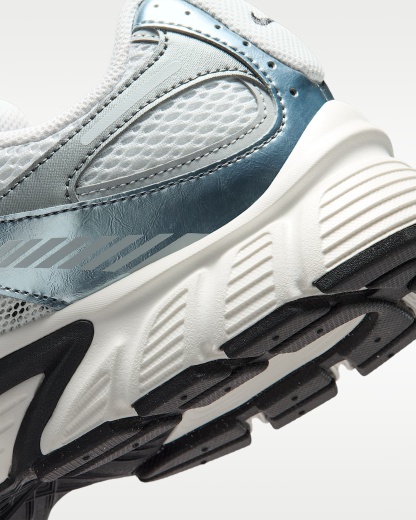 Nike V5 RNR Erkek Ayakkabısı - Photon Dust/Smoke Grey/Light Smoke Grey/Dark Smoke Grey