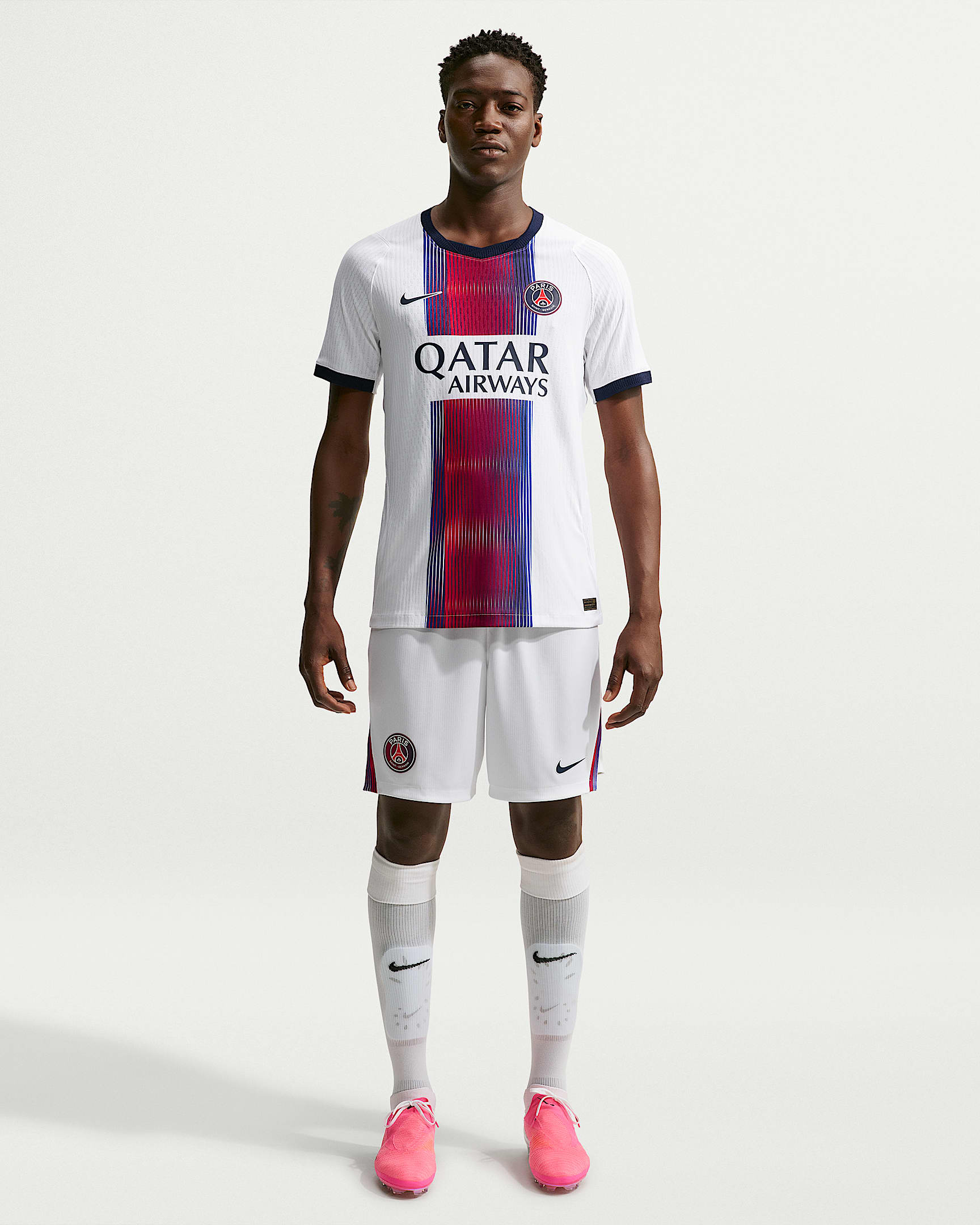 Paris Saint-Germain 2026/27 Maç Deplasman Nike Aero-FIT Orijinal Erkek Futbol Forması - Beyaz/College Navy/Global Red/College Navy