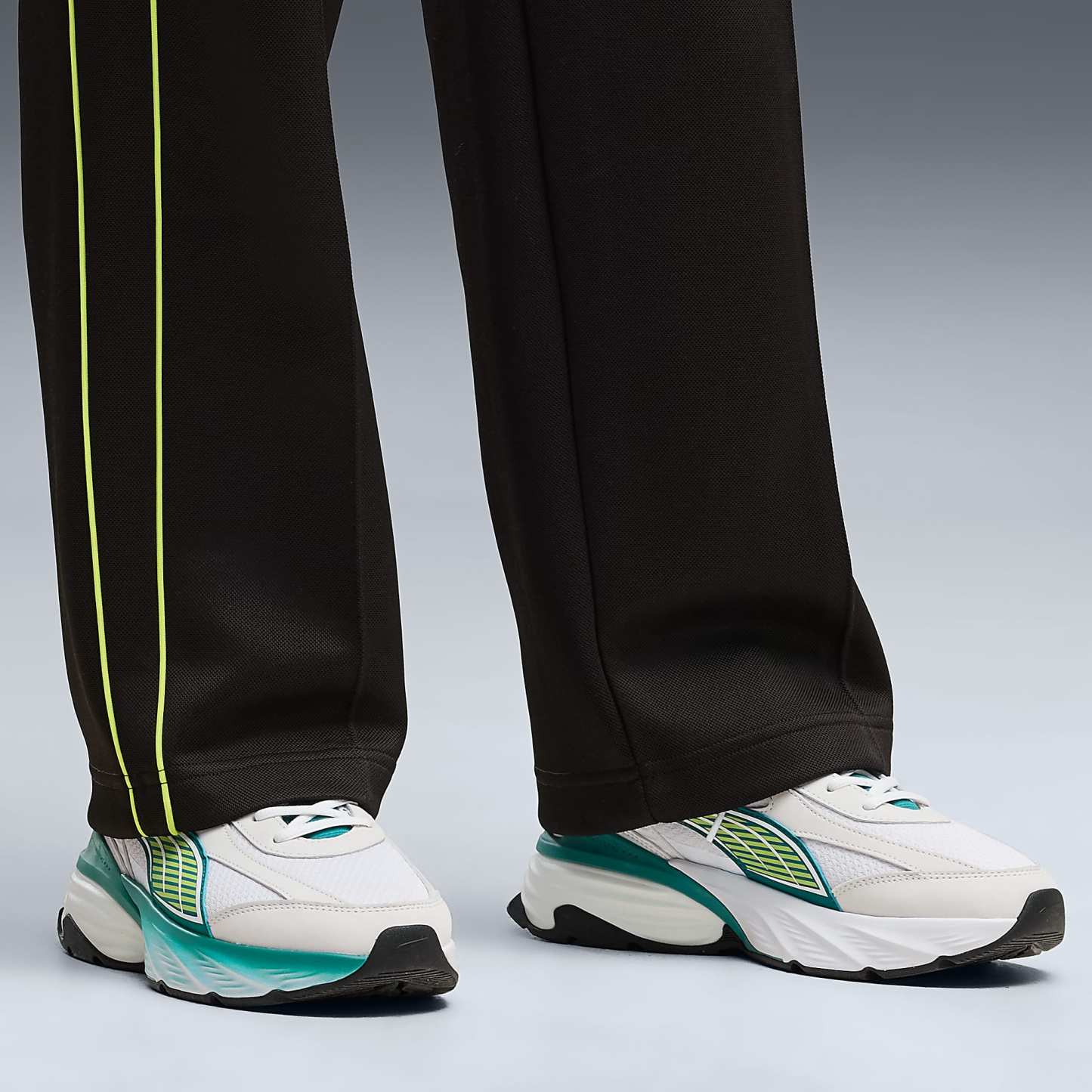 PUMA x ASTON MARTIN ARAMCO F1® TEAM Fade UNISEX Ayakkabı - PUMA White-Lime Shimmer - 309354_02 - Görsel 2