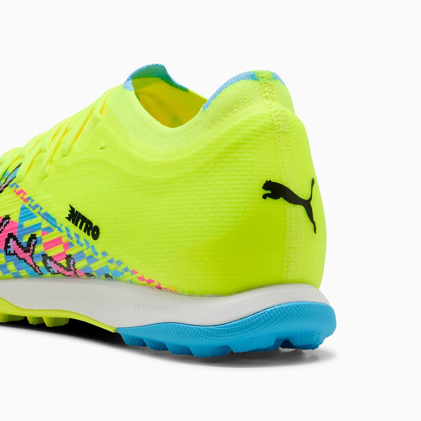 ULTRA NITRO™ 7 MATCH ADVANCED LEVEL TT UNISEX Krampon - PUMA White-Blue Glimmer-Pink Glimmer-Yellow Alert - 109242_01 - Görsel 3