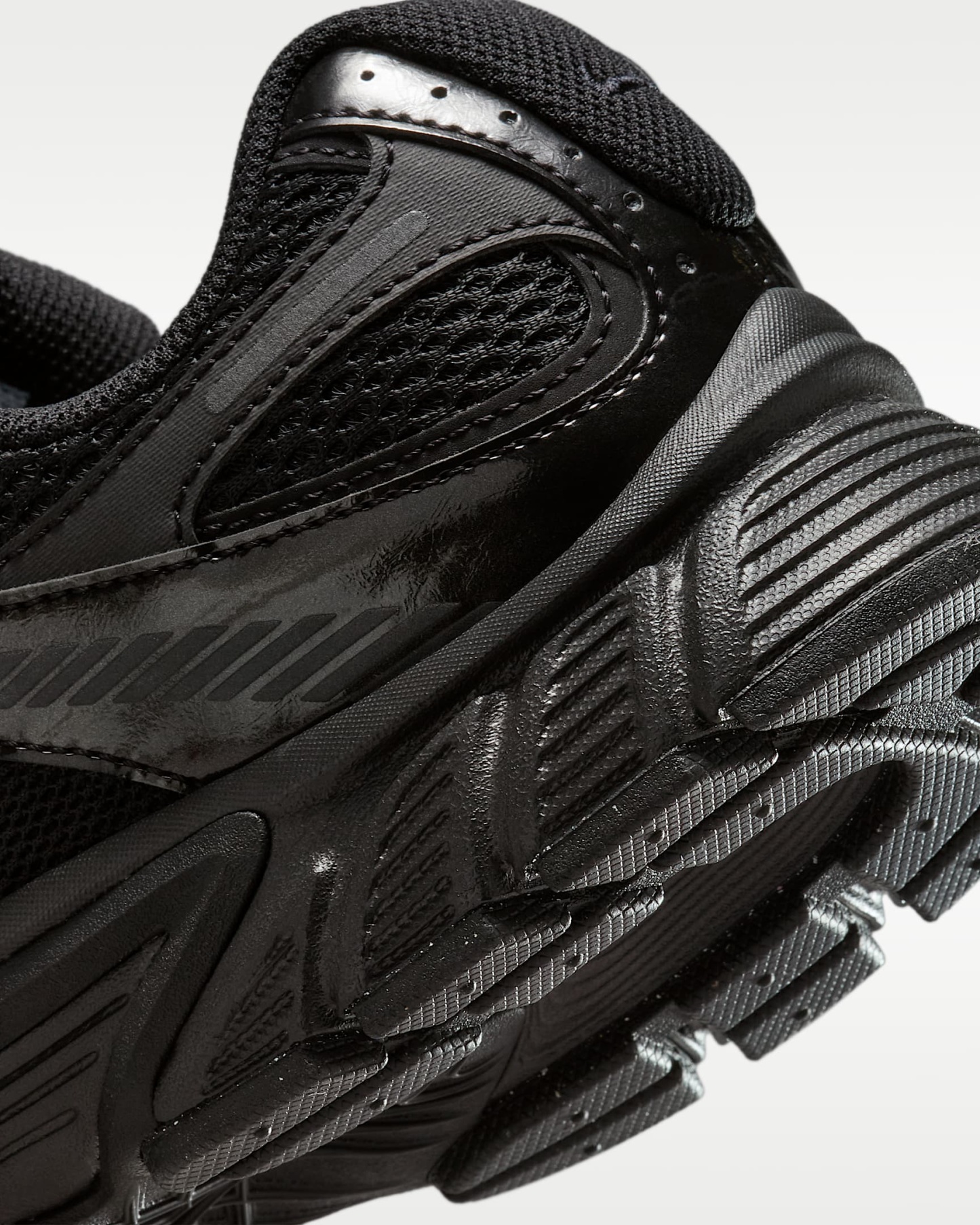Nike V5 RNR Yansıtıcı Tasarım Vurgulu Kadın Ayakkabısı - Siyah/Anthracite/Siyah
