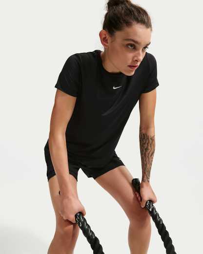Nike One Classic Dri-FIT Kısa Kollu Kadın Üstü - Siyah/Beyaz
