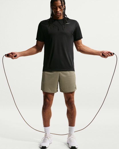Nike Dri-FIT Erkek Antrenman Tişörtü - Siyah/Matte Silver