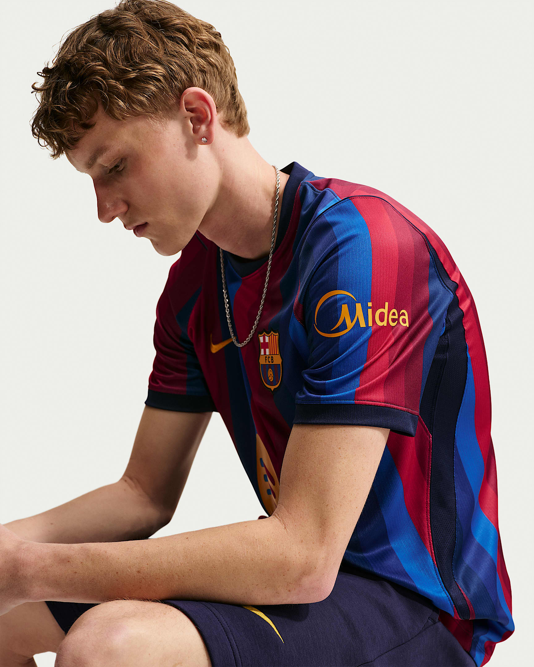 FC Barcelona 2026/27 Stadyum İç Saha Nike Dri-FIT Erkek Futbol Taraftar Forması - Deep Garnet/Blue Void/Blackened Blue/Mineral Yellow