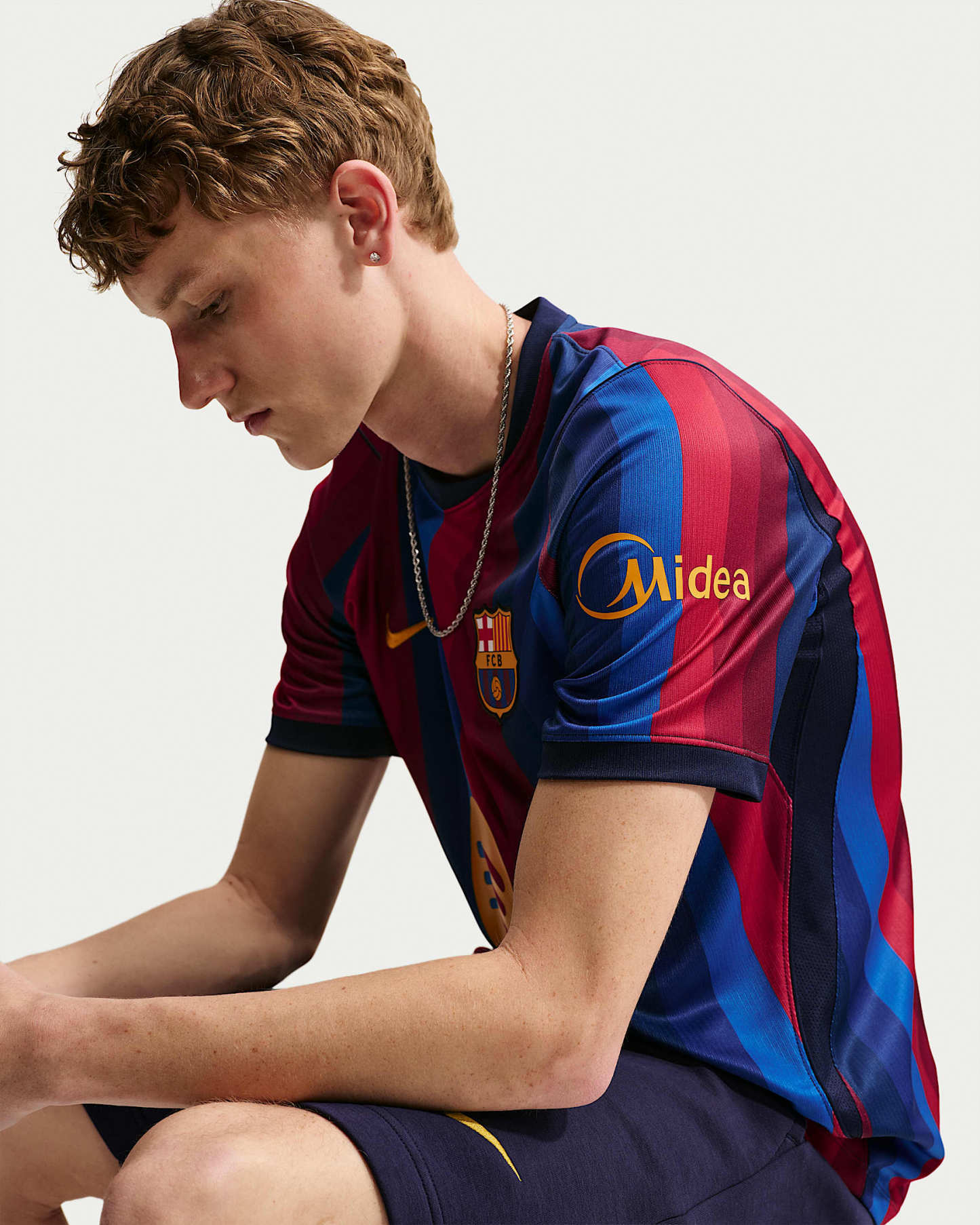 FC Barcelona 2026/27 Stadyum İç Saha Nike Dri-FIT Erkek Futbol Taraftar Forması - Deep Garnet/Blue Void/Blackened Blue/Mineral Yellow
