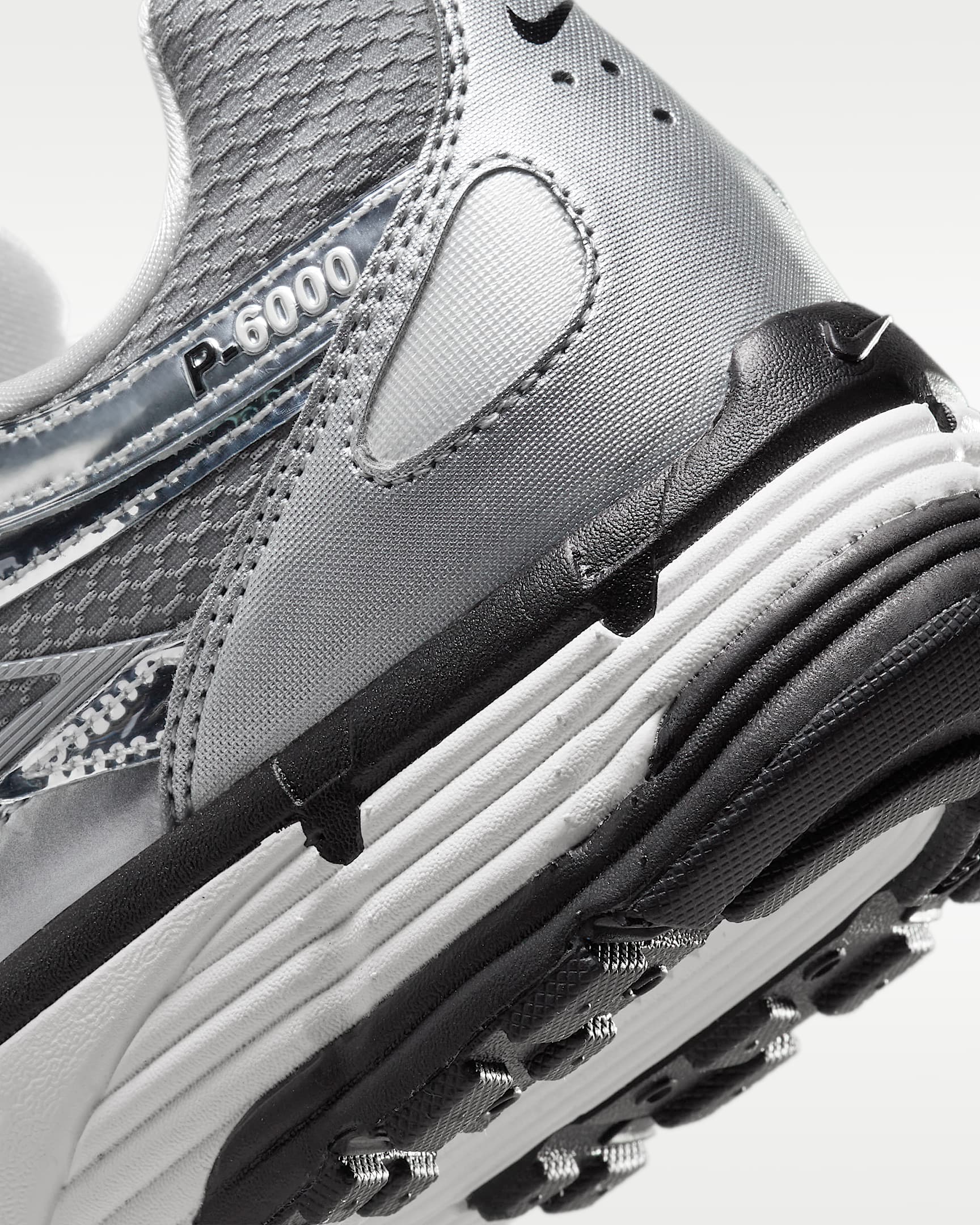 Nike P-6000 Ayakkabı - Metallic Silver/Sail/Siyah/Metallic Silver
