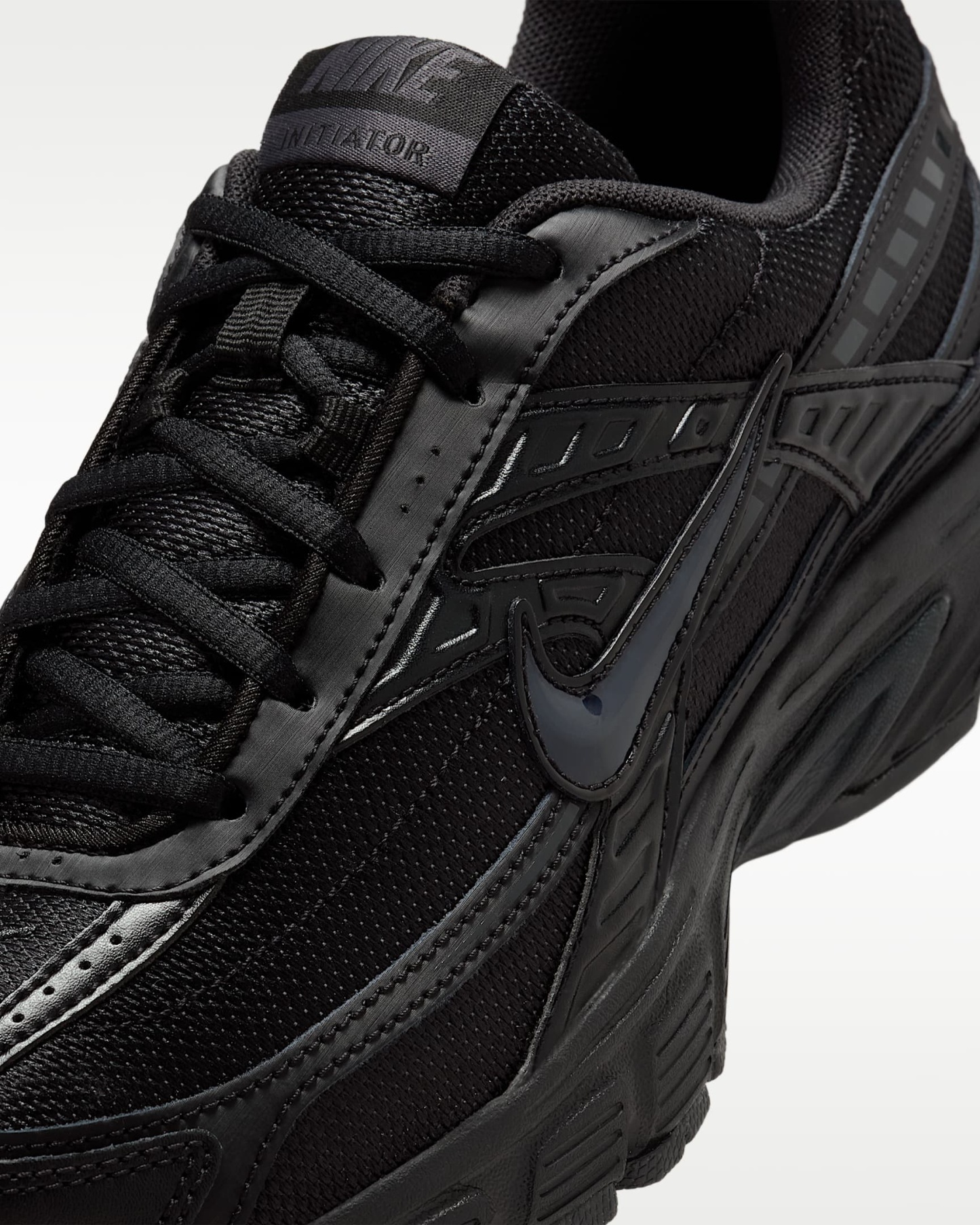 Nike Initiator Kadın Ayakkabısı - Siyah/Dark Smoke Grey