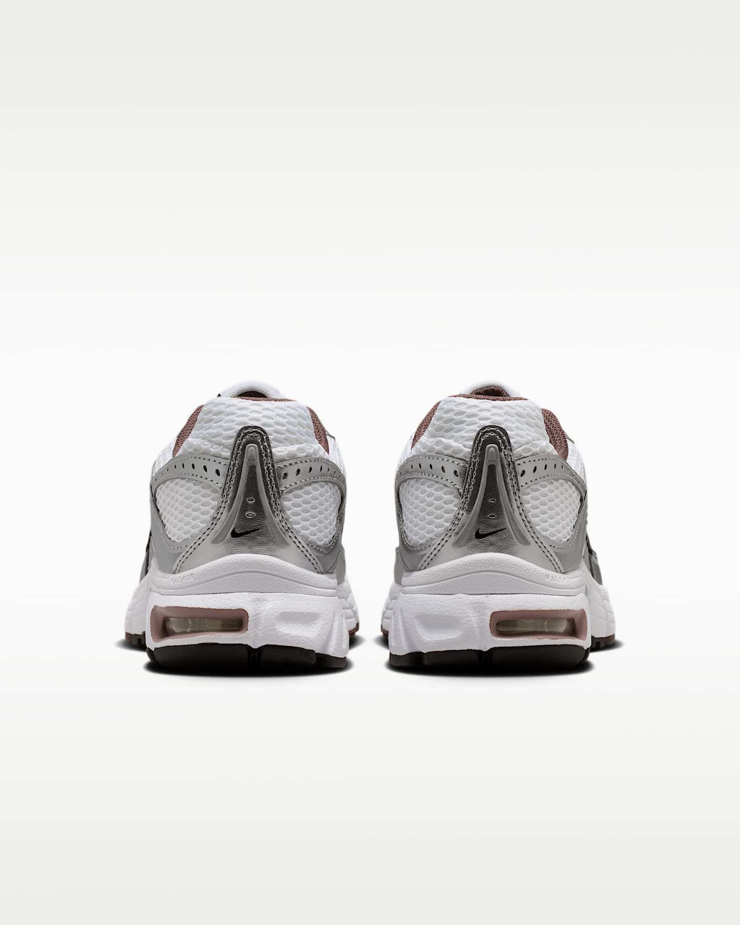 Yansıtıcı Vurgulara Sahip Nike Air Max Moto 2K Kadın Ayakkabısı - Beyaz/Metallic Silver/Siyah/Tattoo
