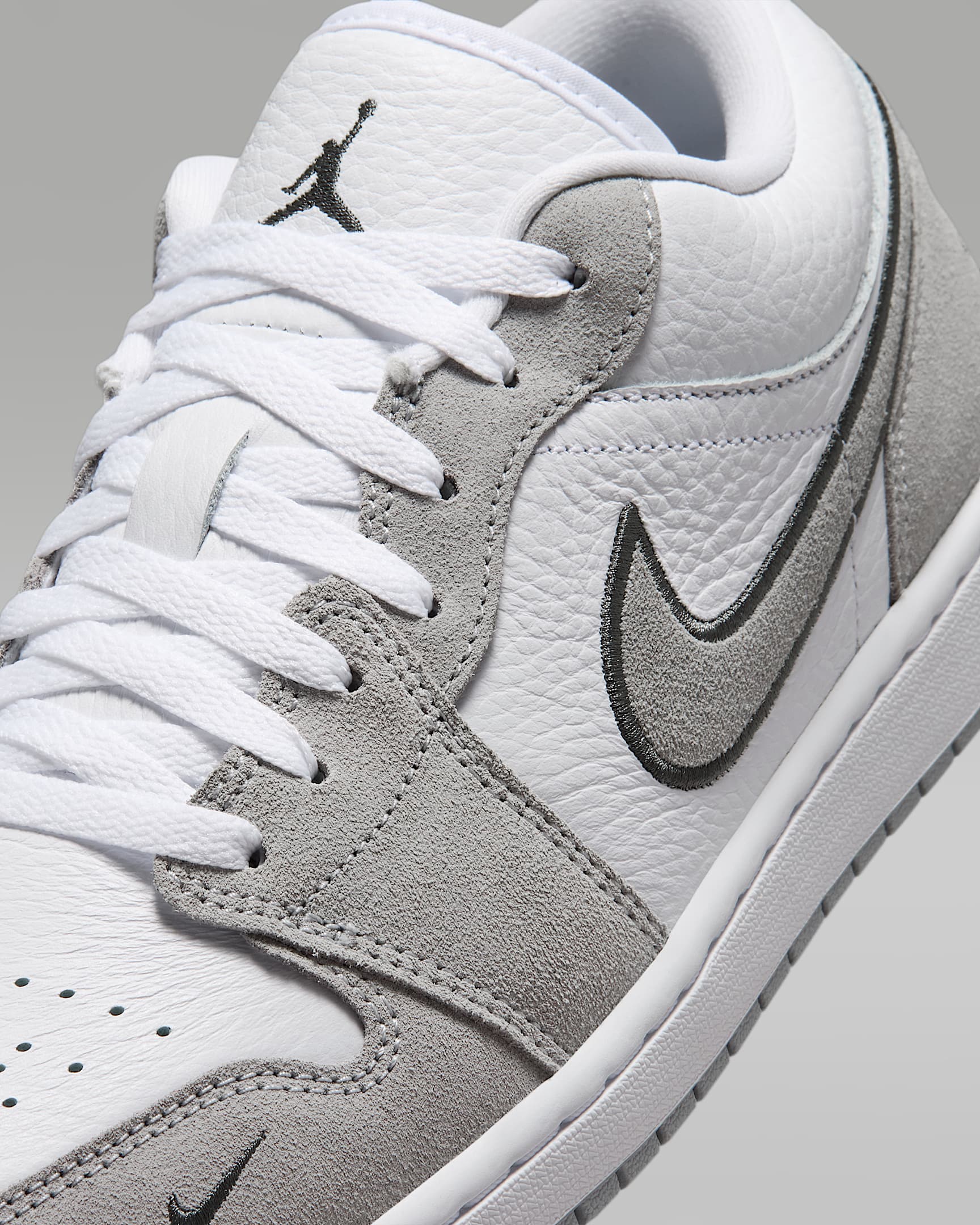 Air Jordan 1 Low SE Erkek Ayakkabısı - Beyaz/Iron Grey/Wolf Grey