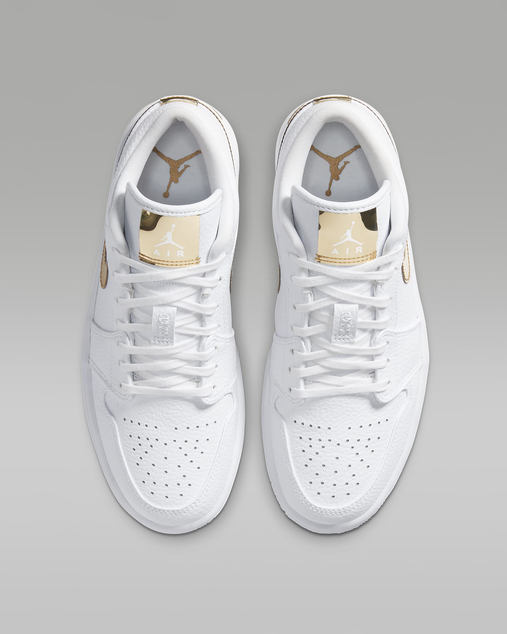 Air Jordan 1 Low SE Kadın Ayakkabısı - Beyaz/Beyaz/Metallic Gold