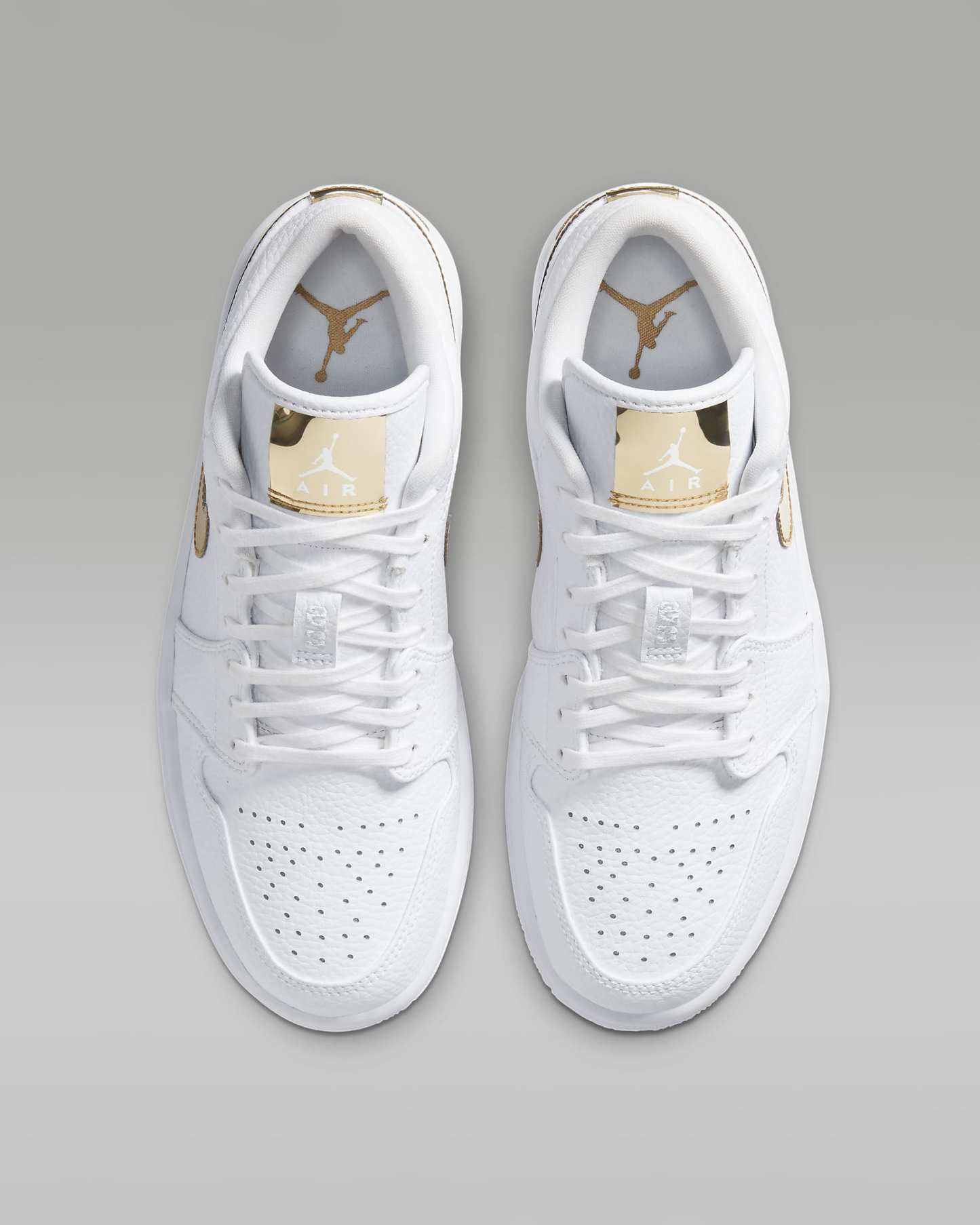 Air Jordan 1 Low SE Kadın Ayakkabısı - Beyaz/Beyaz/Metallic Gold