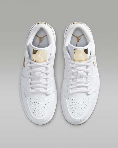 Air Jordan 1 Low SE Kadın Ayakkabısı - Beyaz/Beyaz/Metallic Gold