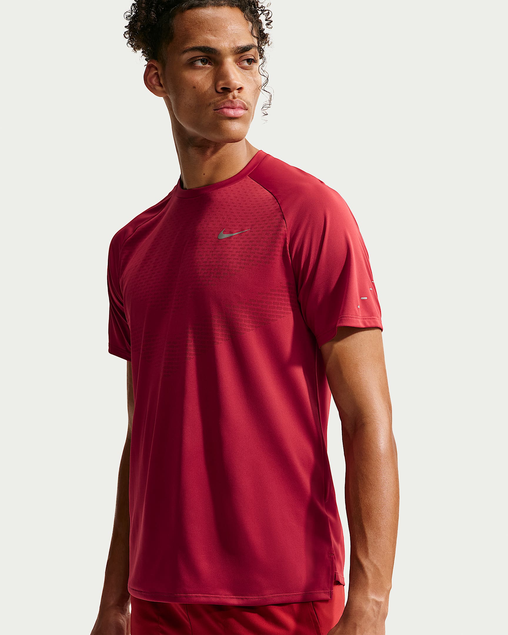 Nike Stride Dri-FIT ADV Kısa Kollu Erkek Koşu Üstü - Tough Red