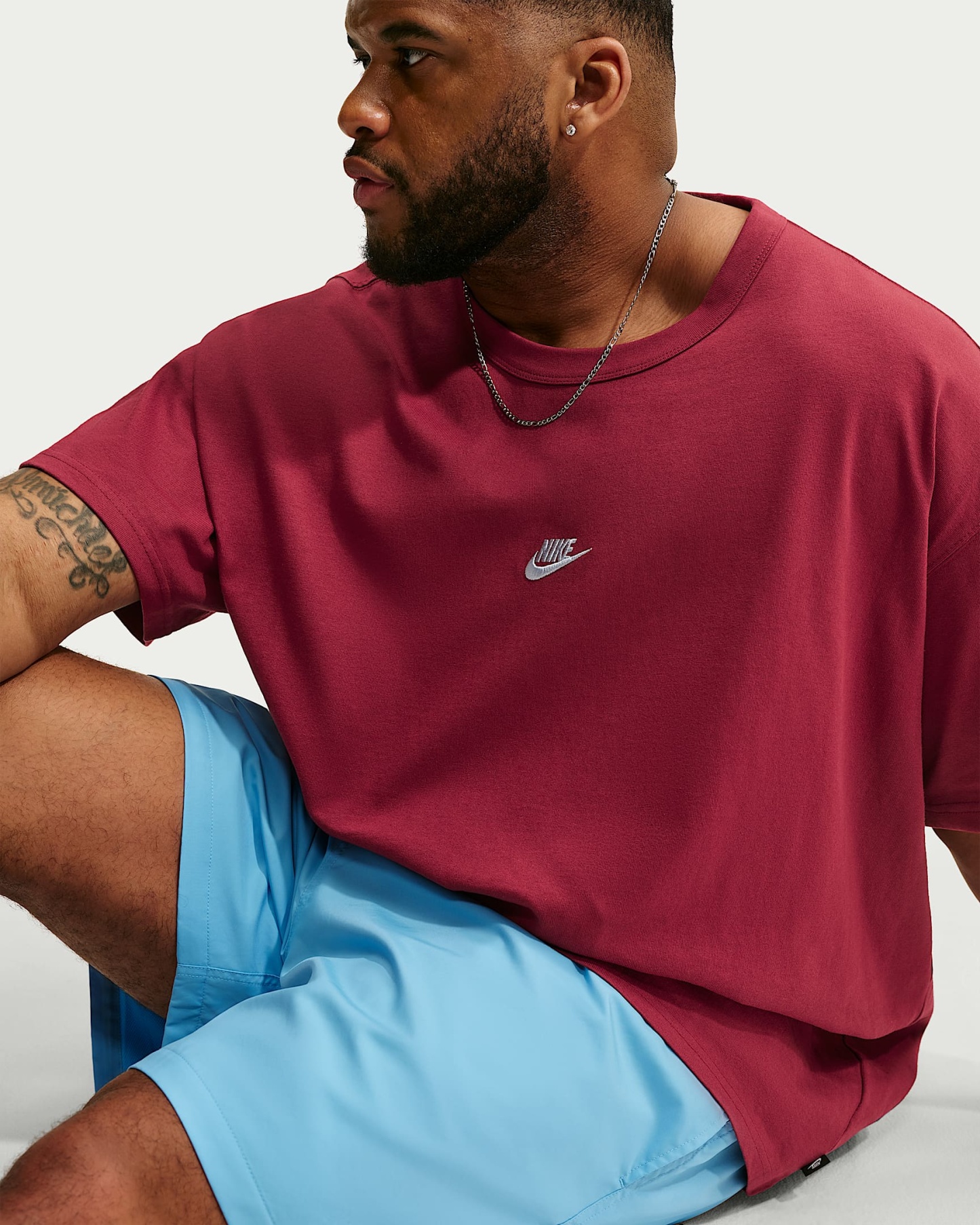 Nike Sportswear Premium Essentials Erkek Tişörtü - Team Red
