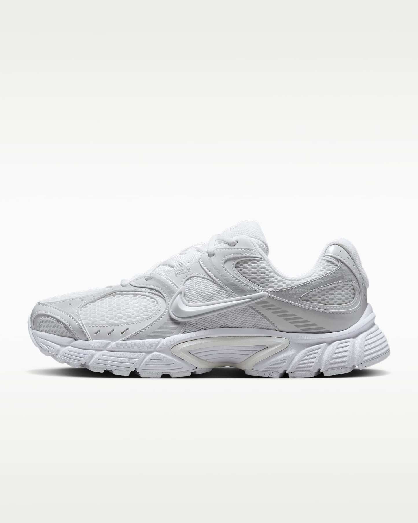 Nike V5 RNR Yansıtıcı Tasarım Vurgulu Kadın Ayakkabısı - Beyaz/Siyah/Metallic Silver/Beyaz