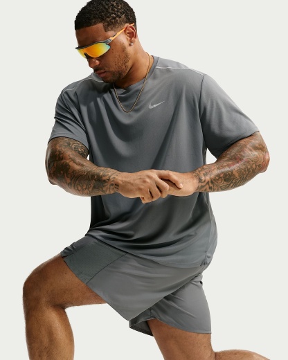 Nike Miler Dri-FIT Kısa Kollu Erkek Koşu Üstü - Smoke Grey/Iron Grey