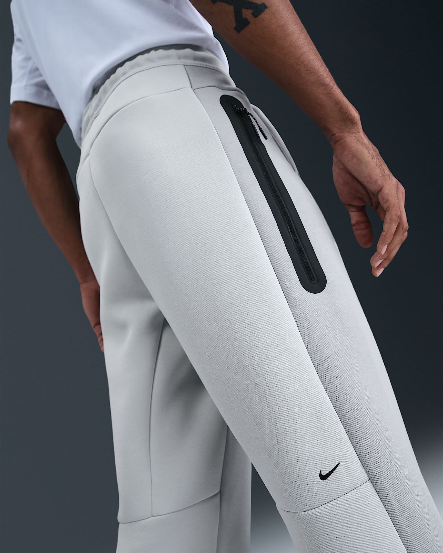 Nike Tech Renk Bloklu Açık Paçalı Fleece Erkek Eşofman Altı - Light Silver/Light Smoke Grey/Siyah