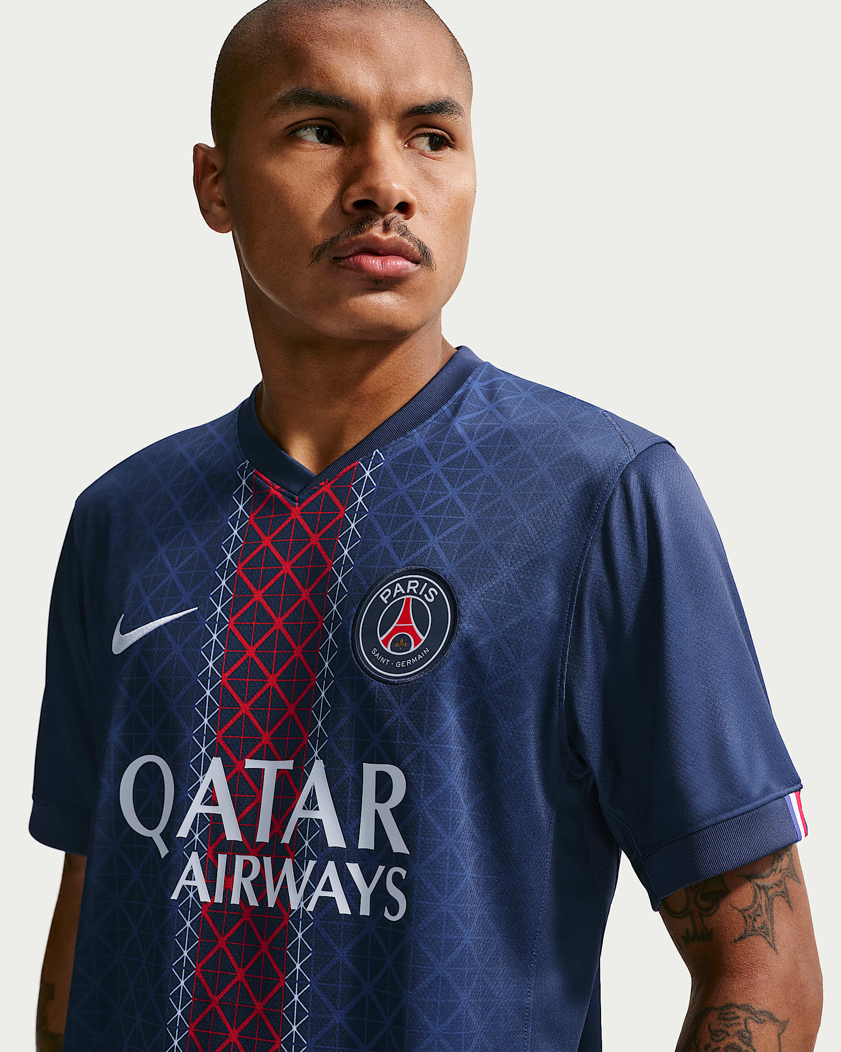 Paris Saint-Germain 2025/26 Stadyum İç Saha Nike Dri-FIT Erkek Futbol Taraftar Forması - Midnight Navy/Midnight Navy/Beyaz