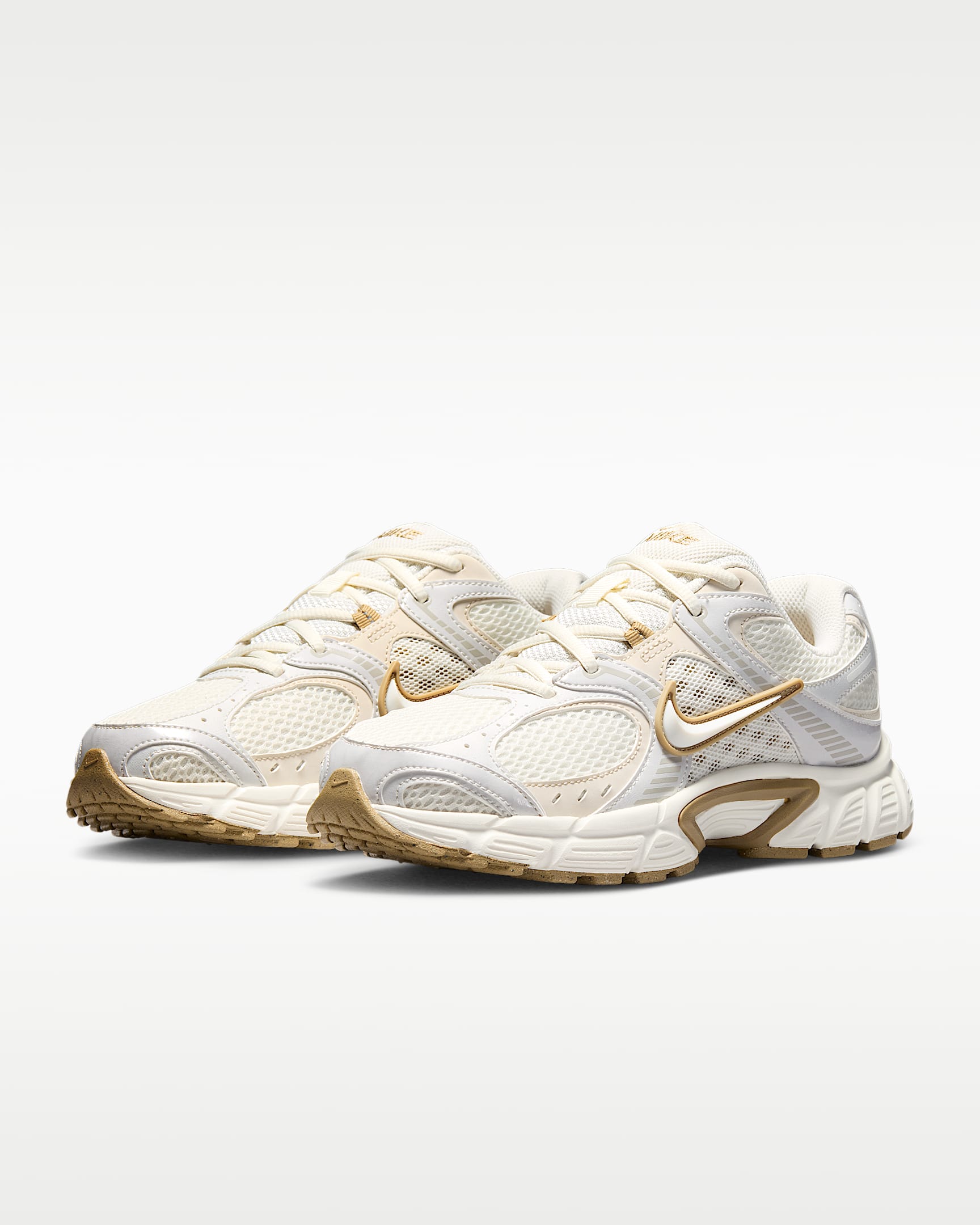 Nike V5 RNR Yansıtıcı Tasarım Vurgulu Kadın Ayakkabısı - Sail/Parachute Beige/Light Orewood Brown/Sail