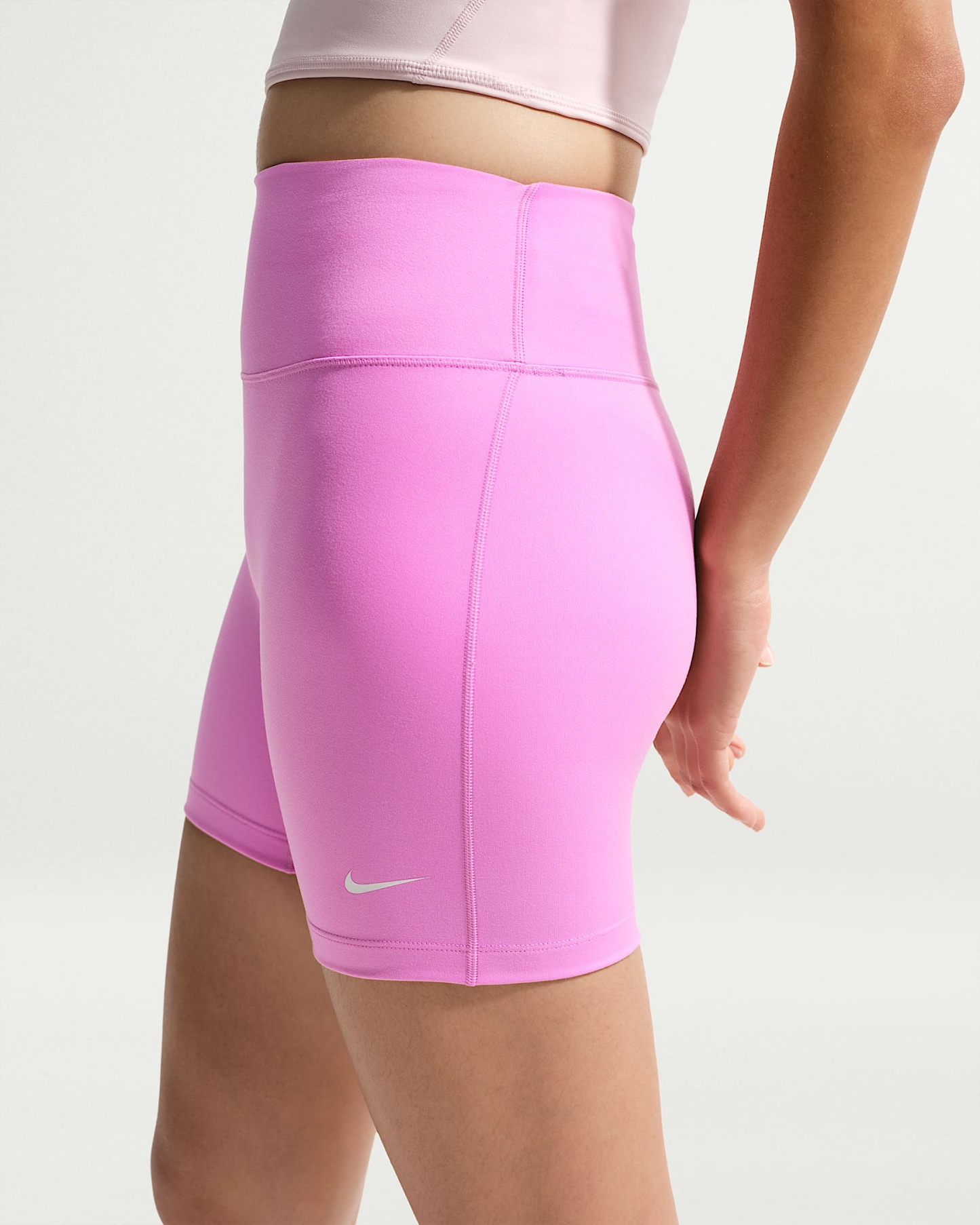 Nike One Yüksek Belli 13 cm Kadın Bisiklet Şortu - Light Magenta/Beyaz