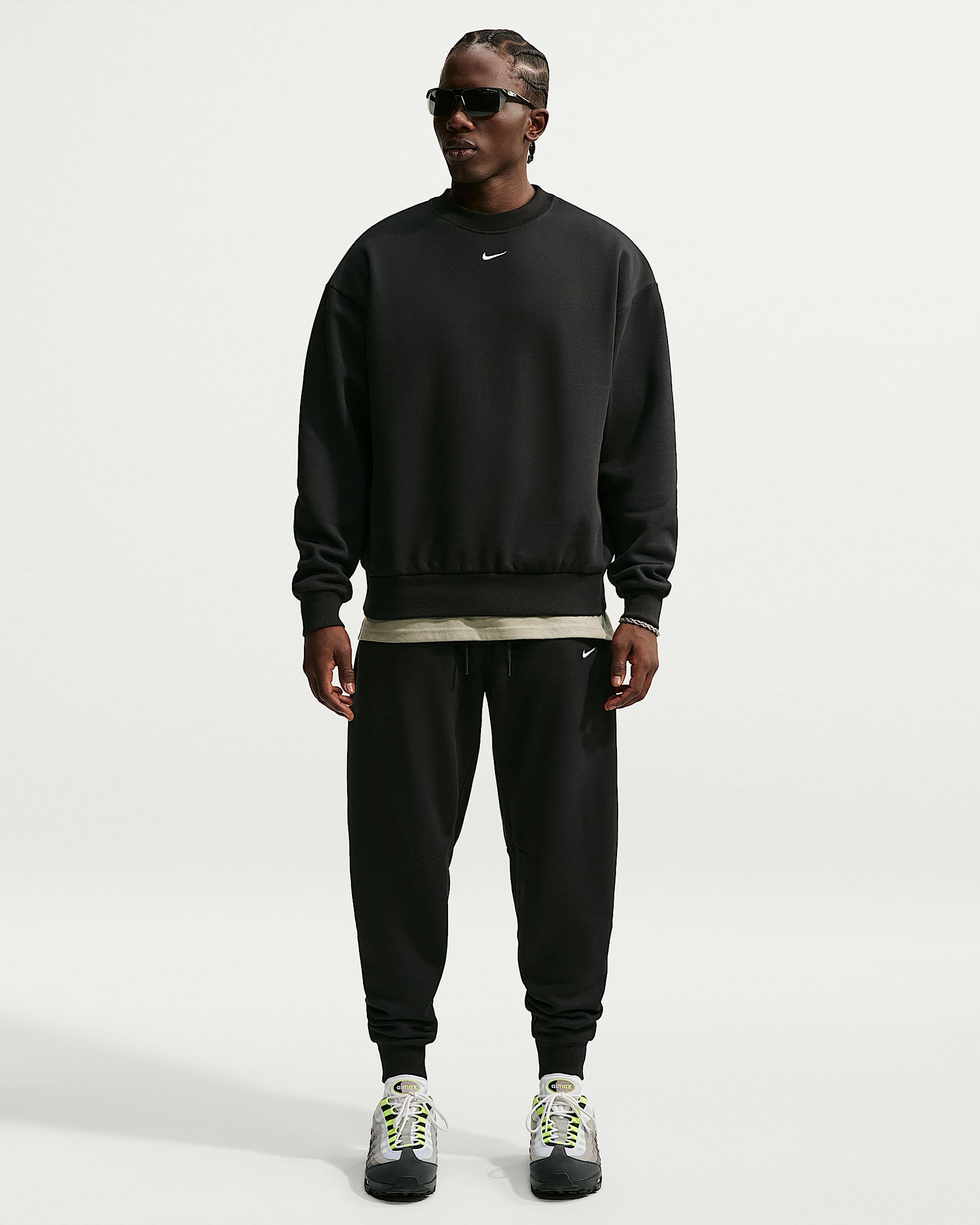 Nike Solo Fleece Crew Yakalı Erkek Sweatshirt'ü - Total Black/Sail