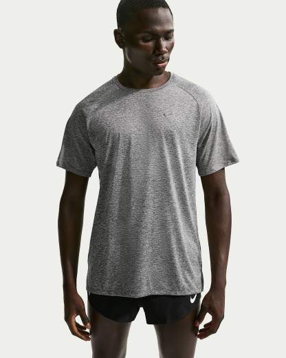 Nike Stride Dri-FIT ADV Kısa Kollu Erkek Koşu Üstü - Smoke Grey/Heather