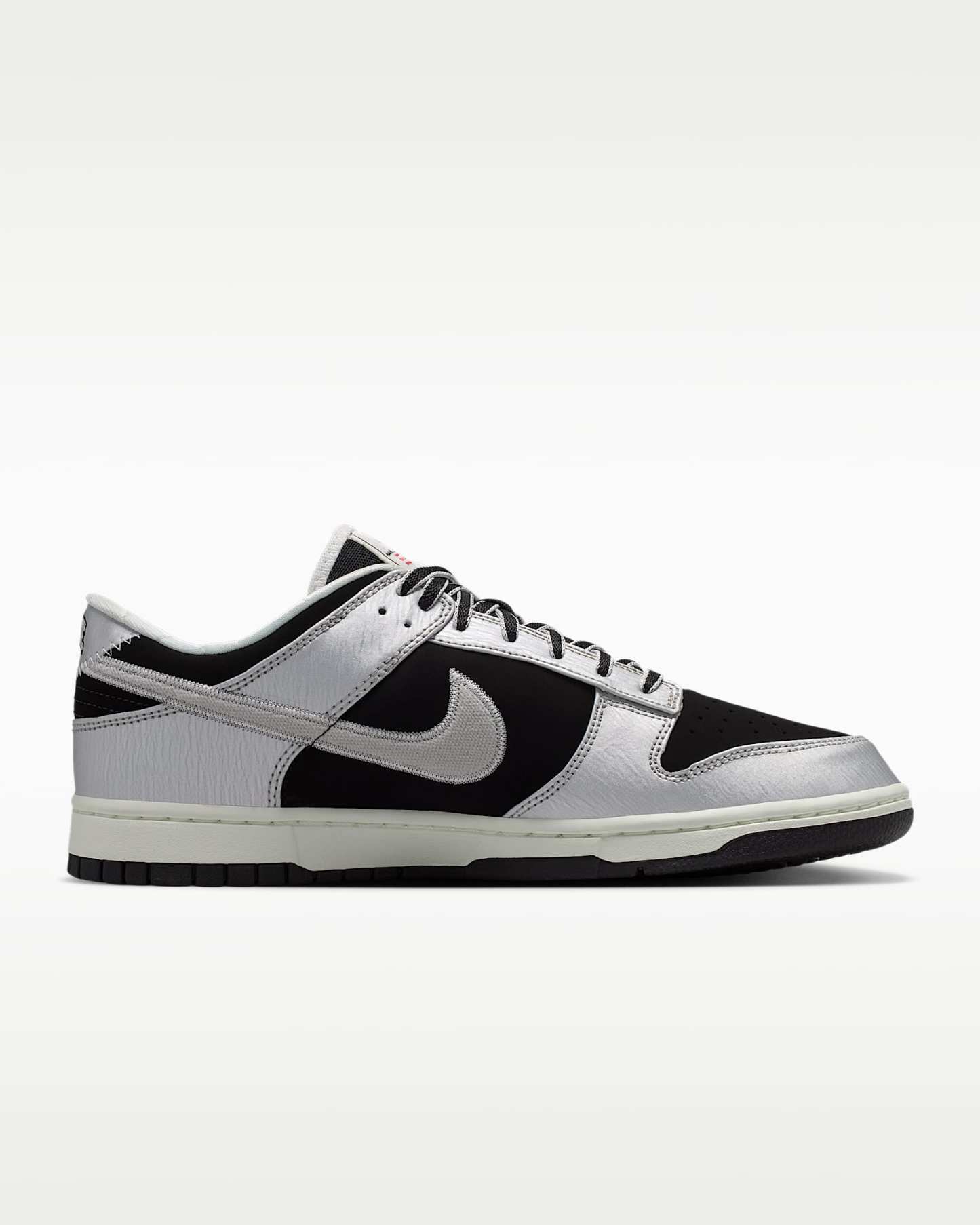 Nike Dunk Low Retro Erkek Ayakkabısı - Metallic Silver/Siyah/Sail/Metallic Silver