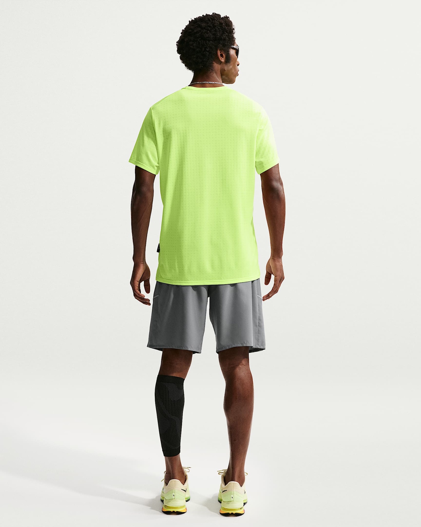 Nike Miler Dri-FIT 23 cm Astarsız Erkek Koşu Şortu - Smoke Grey/Smoke Grey
