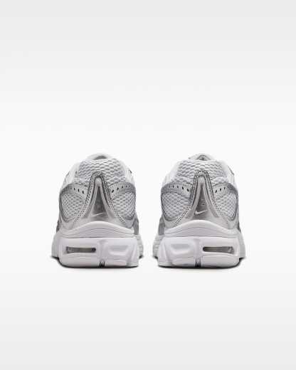 Yansıtıcı Vurgulara Sahip Nike Air Max Moto 2K Kadın Ayakkabısı - Grey Fog/Metallic Silver/Beyaz