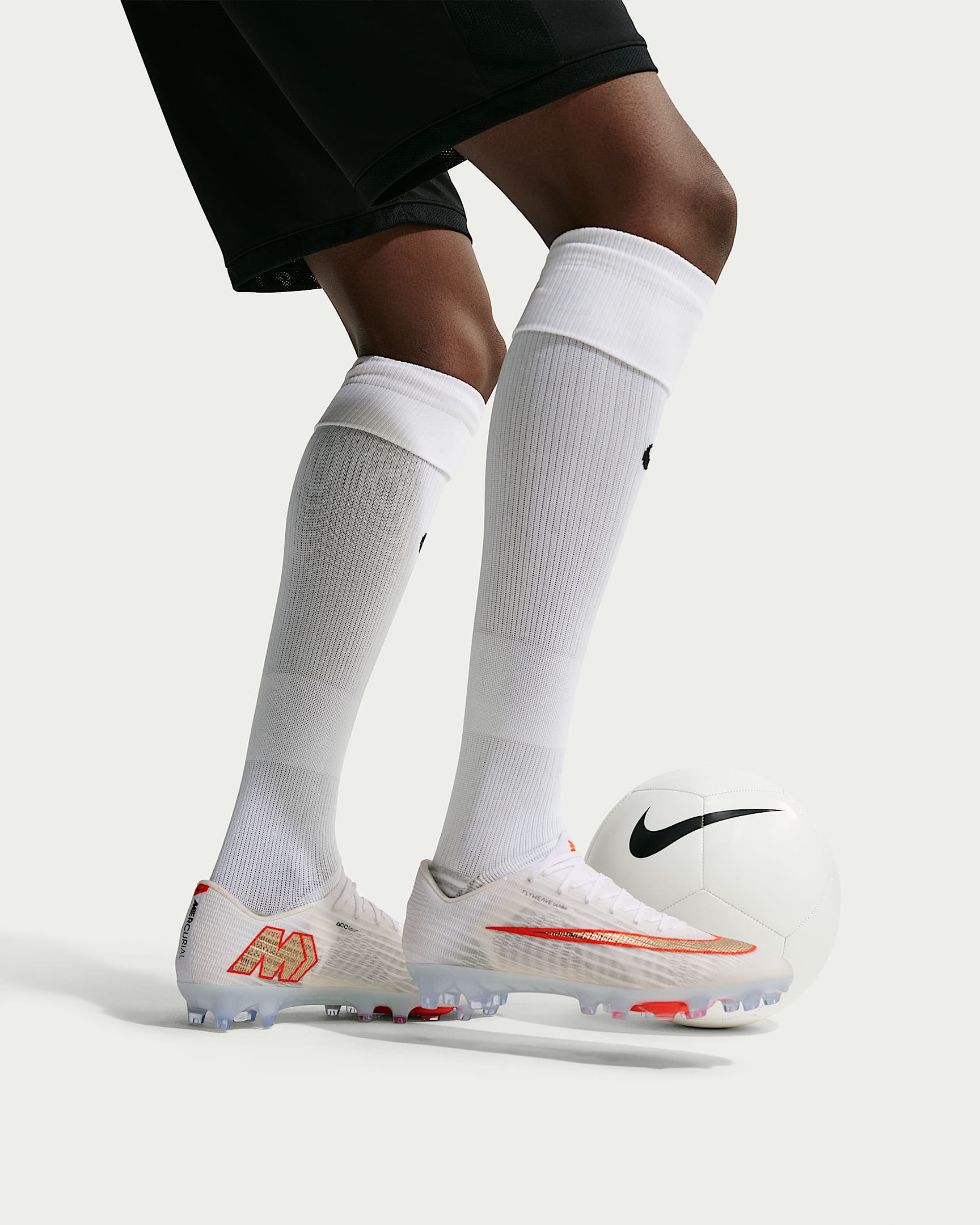 Nike Mercurial Superfly 11 Elite Düşük Bilekli Suni Çim Kramponu - Beyaz/Bright Crimson/Blur